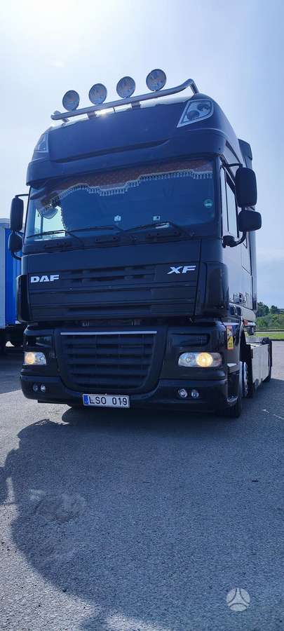 DAF 460 XF Low Deck, double sleeper
