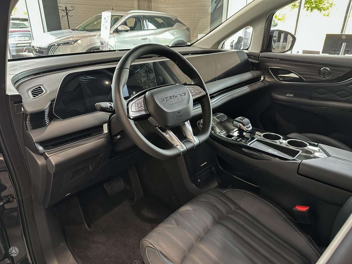 Forthing v9, 1.5 l., mpv / minivan