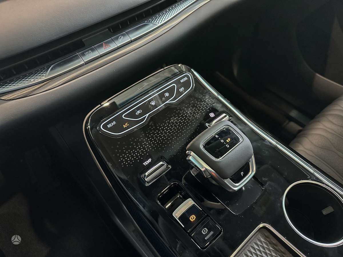 Forthing v9, 1.5 l., mpv / minivan