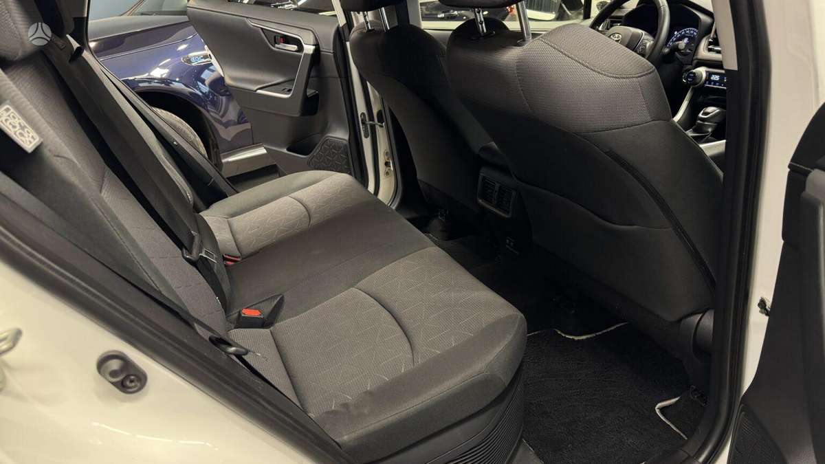 Toyota RAV4 - 12