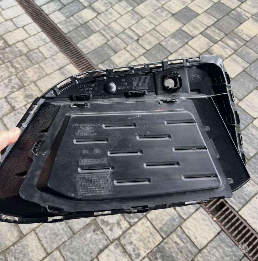 BMW 5 serija apdailos grotelės
