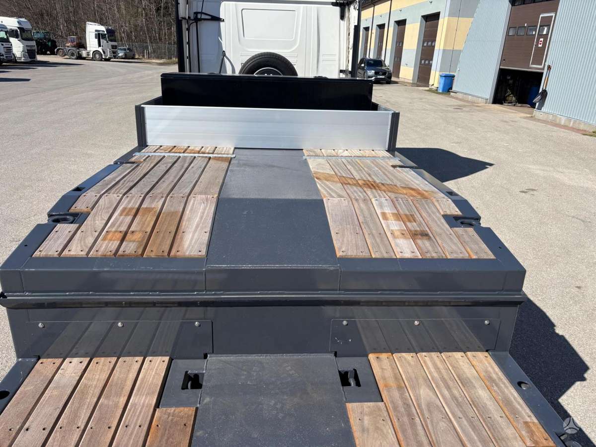 Kässbohrer Lowbed LB3E + STEERING + LIFTING AXLE, kita