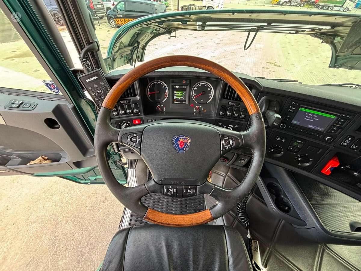 Scania R 480 8x4*4, с краном