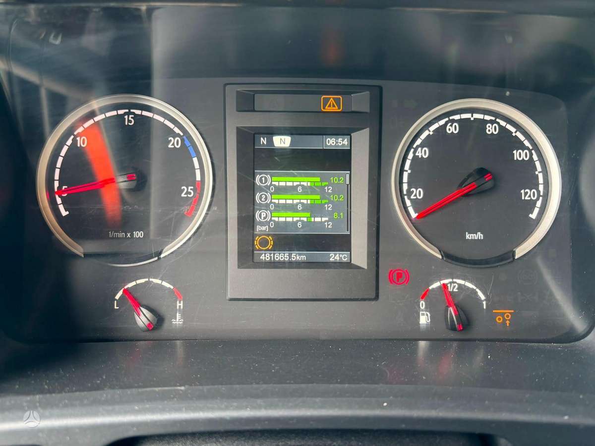 Scania R 480 8x4*4, с краном