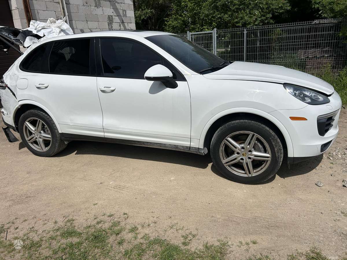 Porsche Cayenne for parts