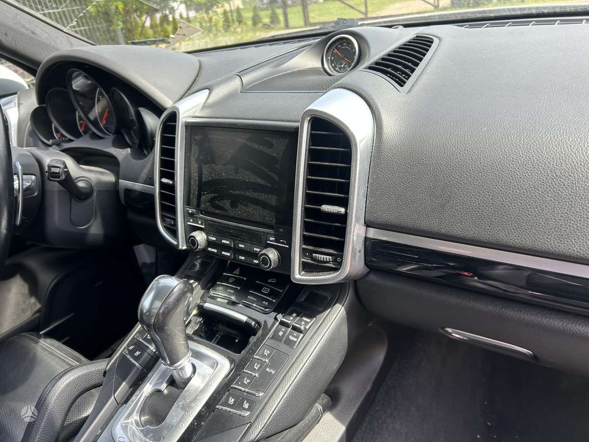 Porsche Cayenne for parts