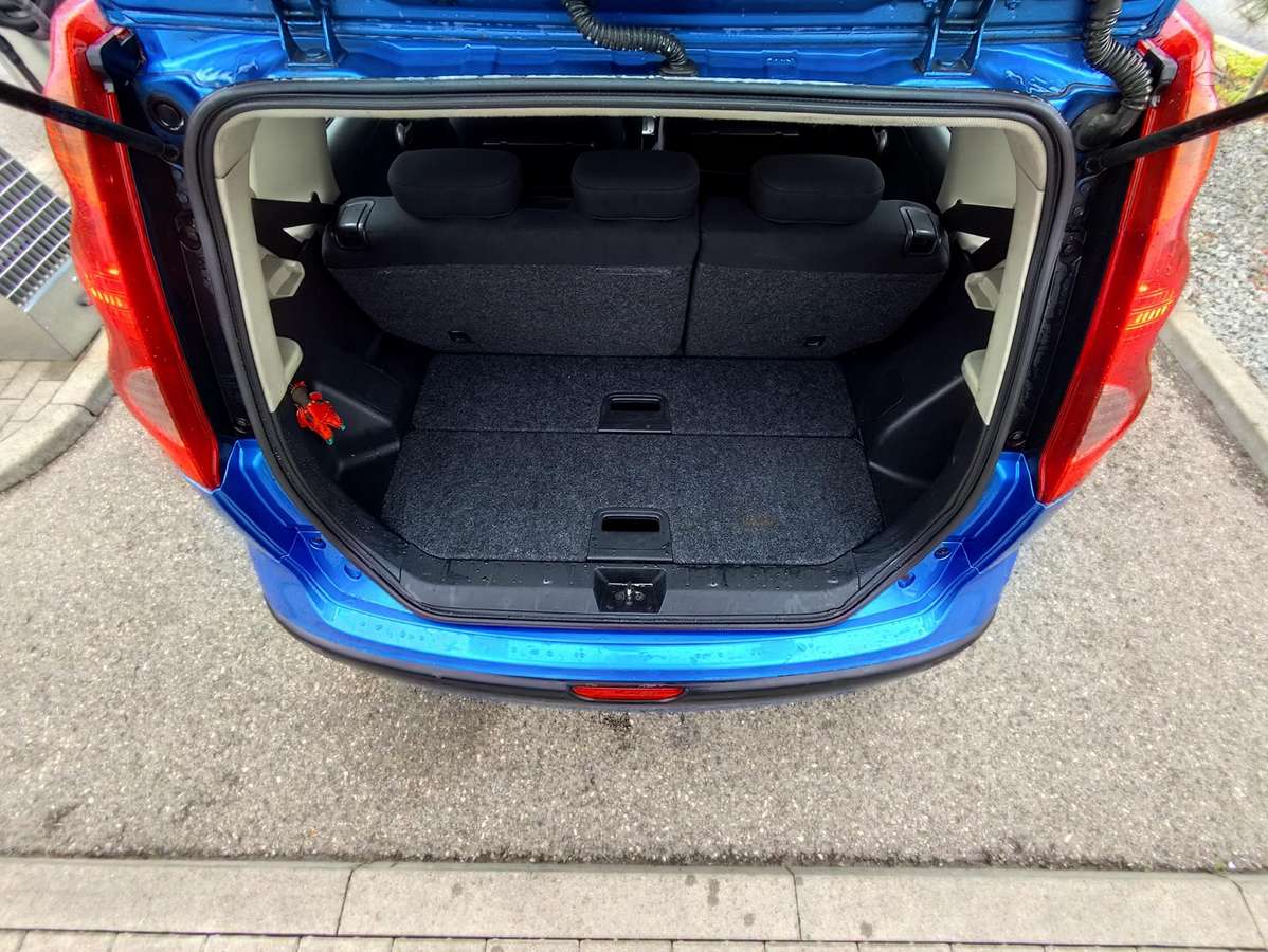 Nissan Note, 1.6 l., mpv / minivan
