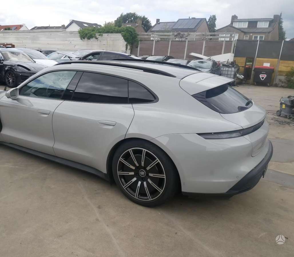 Porsche Taycan - 2