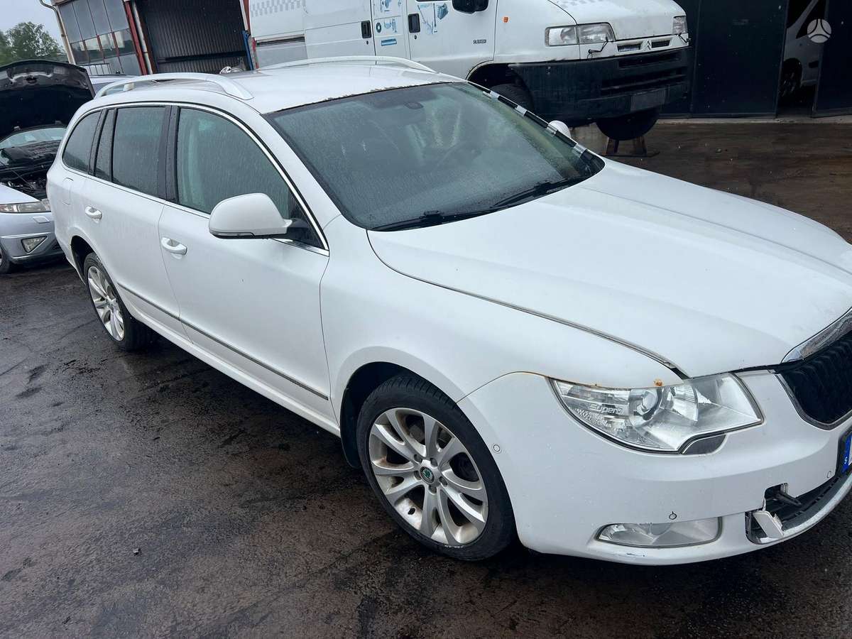 Skoda Superb Europa xenon