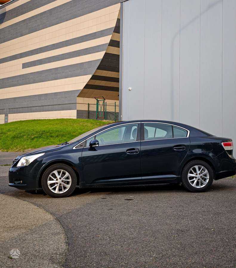 Toyota Avensis - 2