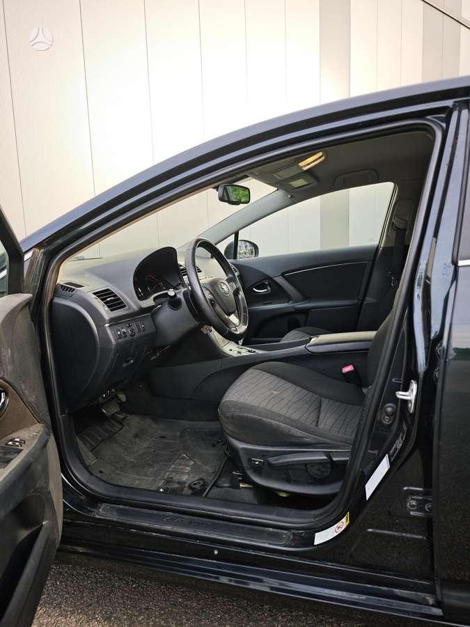 Toyota Avensis - 9