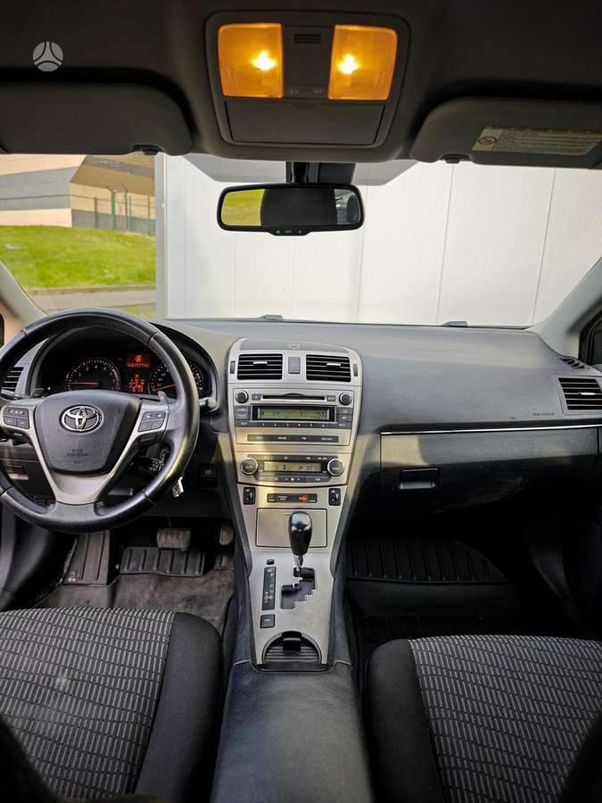 Toyota Avensis - 10