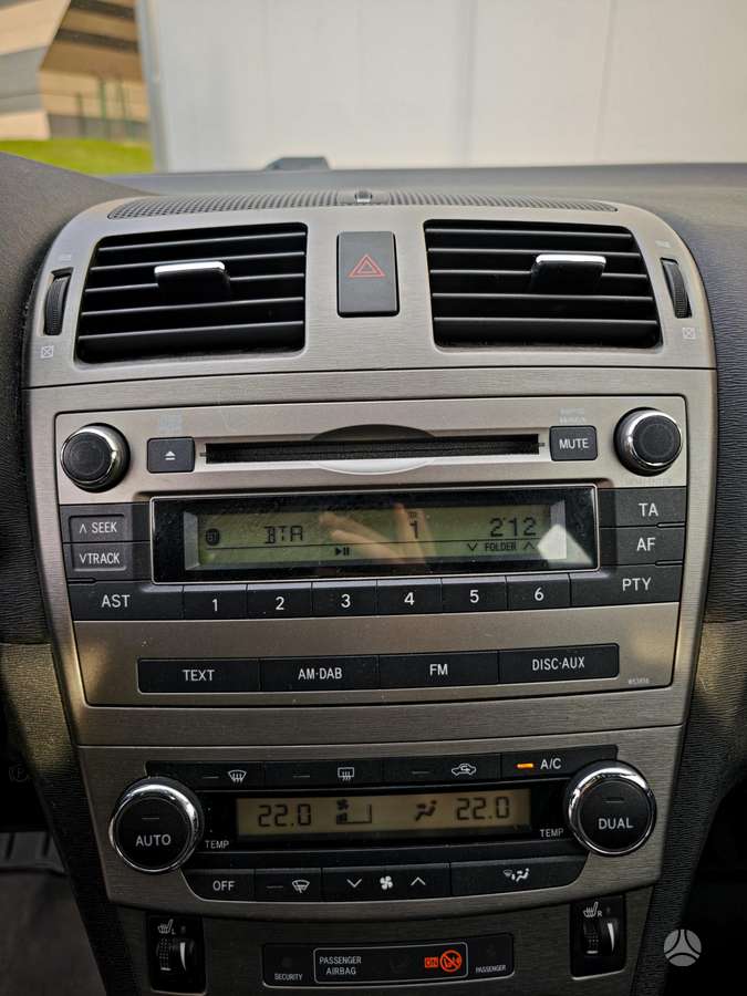 Toyota Avensis - 12