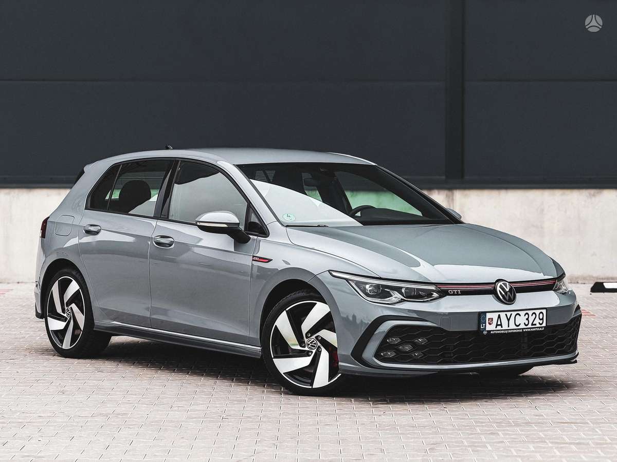 Volkswagen Golf - 1