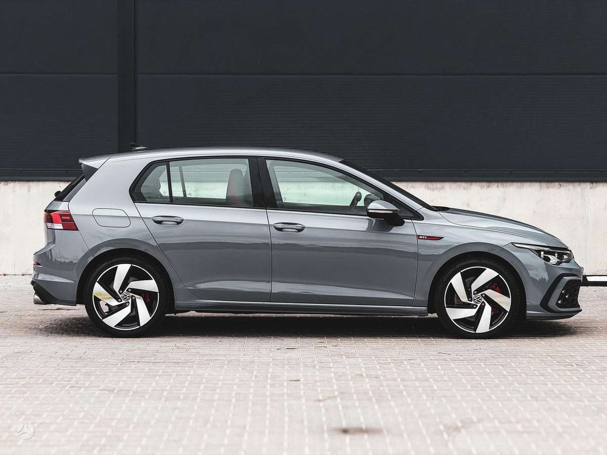 Volkswagen Golf - 2