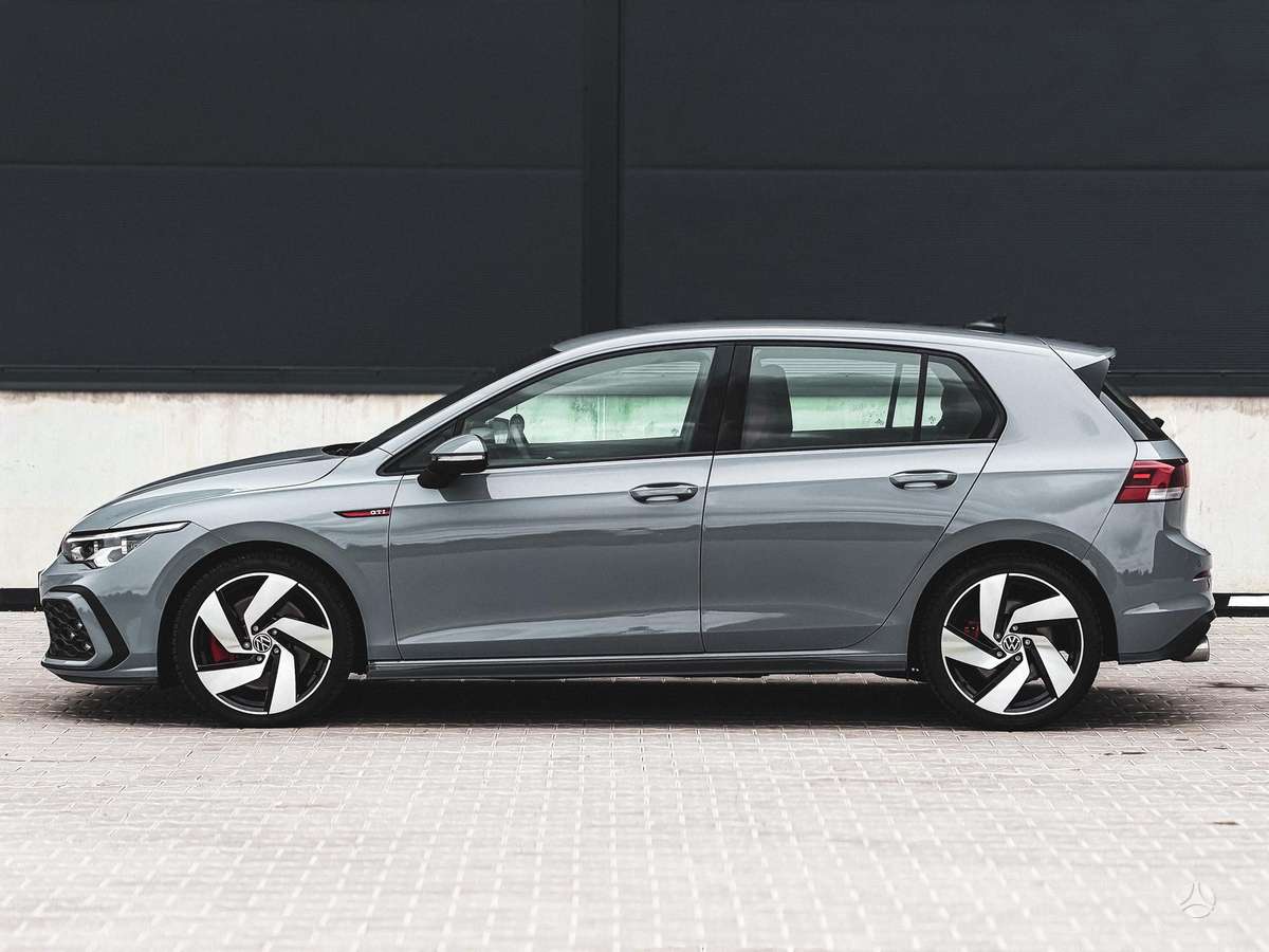 Volkswagen Golf - 8
