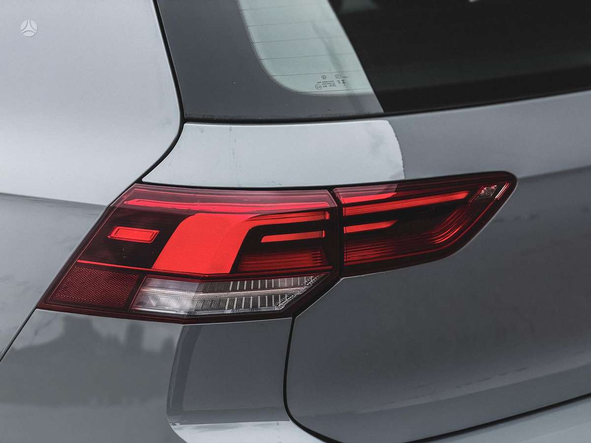 Volkswagen Golf - 11