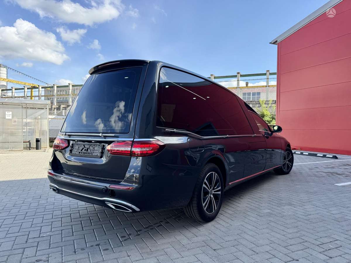 Mercedes-Benz E200, автокатафалки