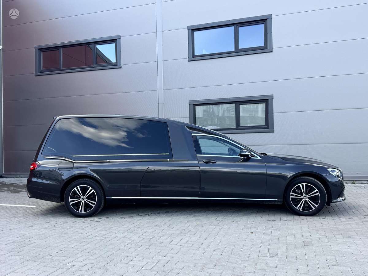 Mercedes-Benz E200, hearses