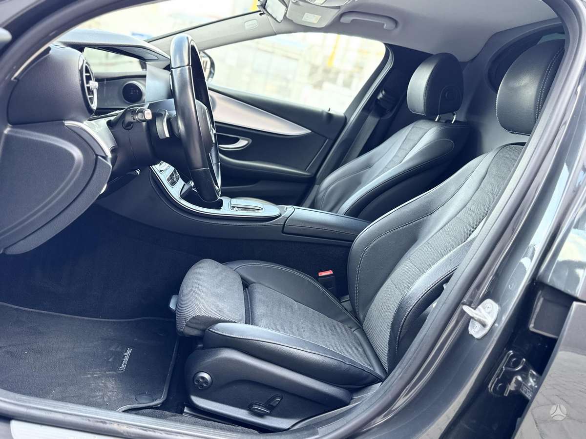 Mercedes-Benz E200, автокатафалки