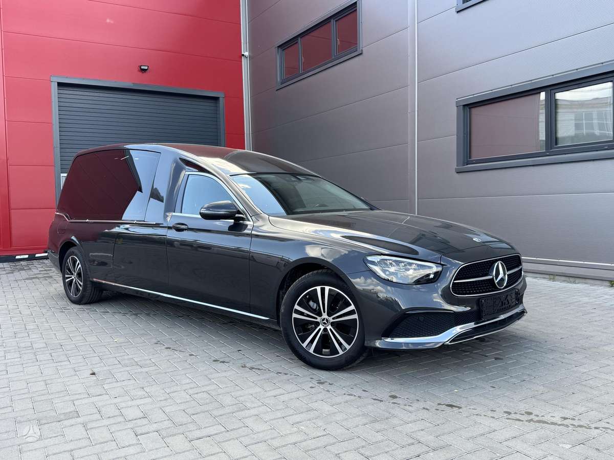 Mercedes-Benz E200, autokatafalkai