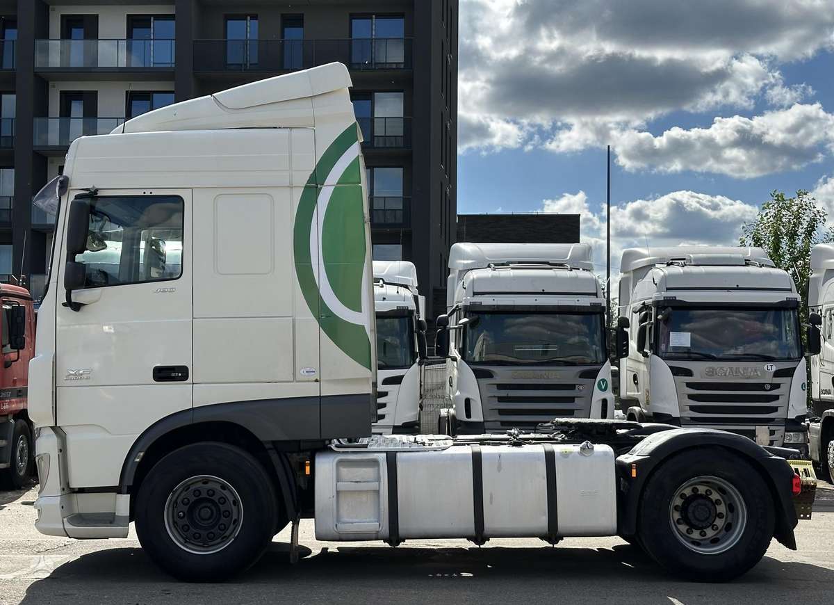 DAF XF 460, double sleeper