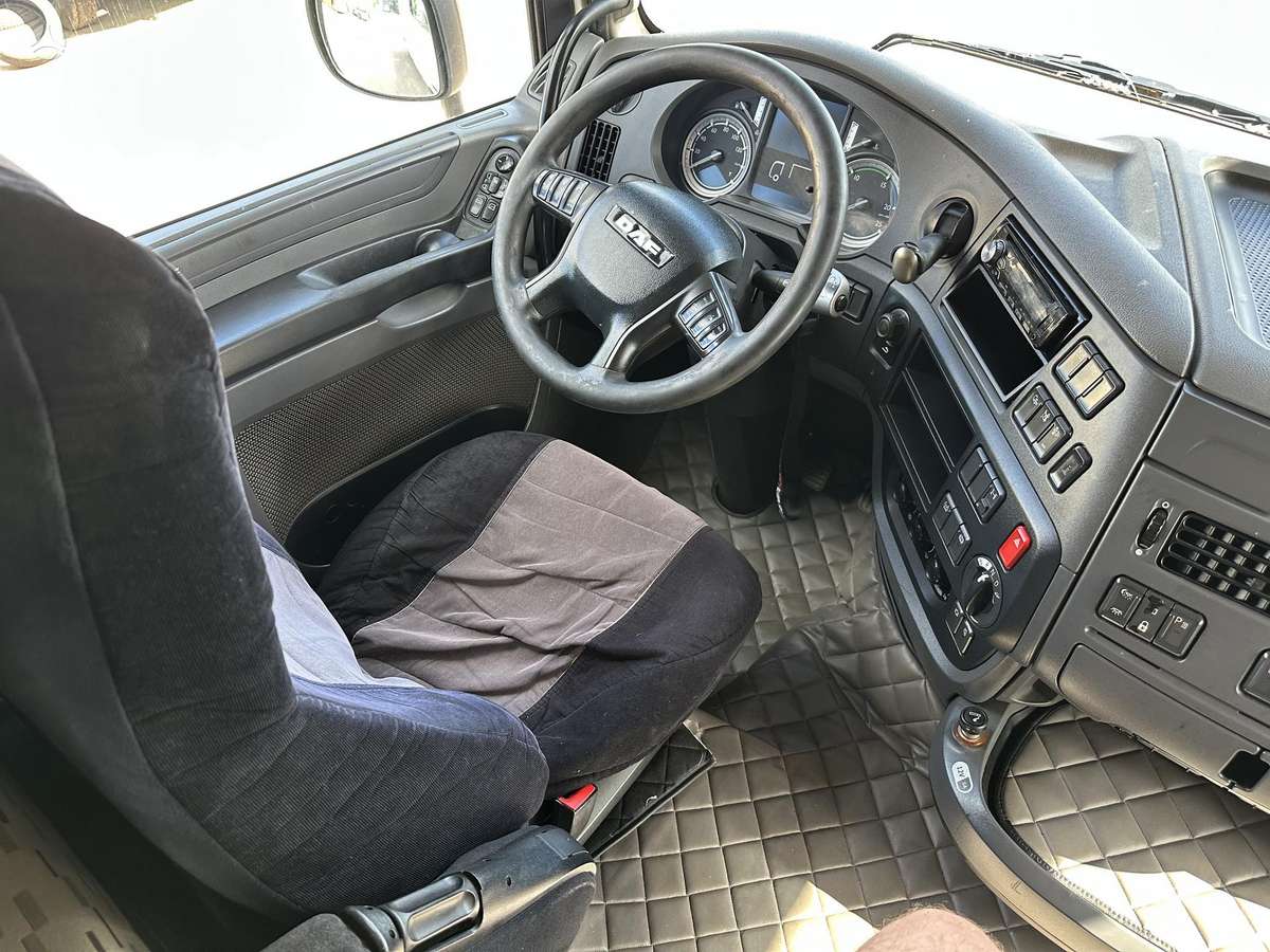 DAF XF 460, double sleeper