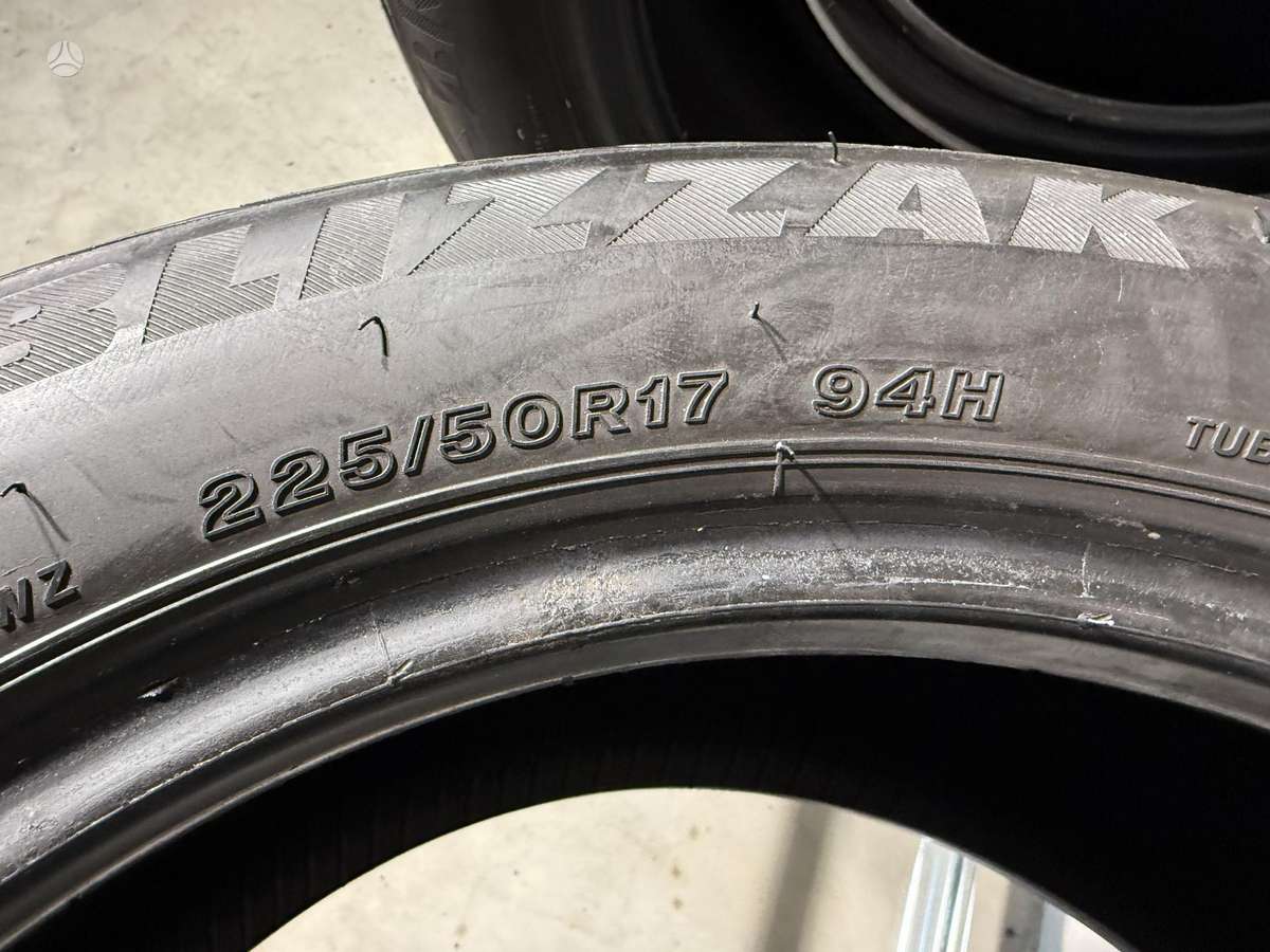 Bridgestone Blizzak lm-32, winter 225/50 R17