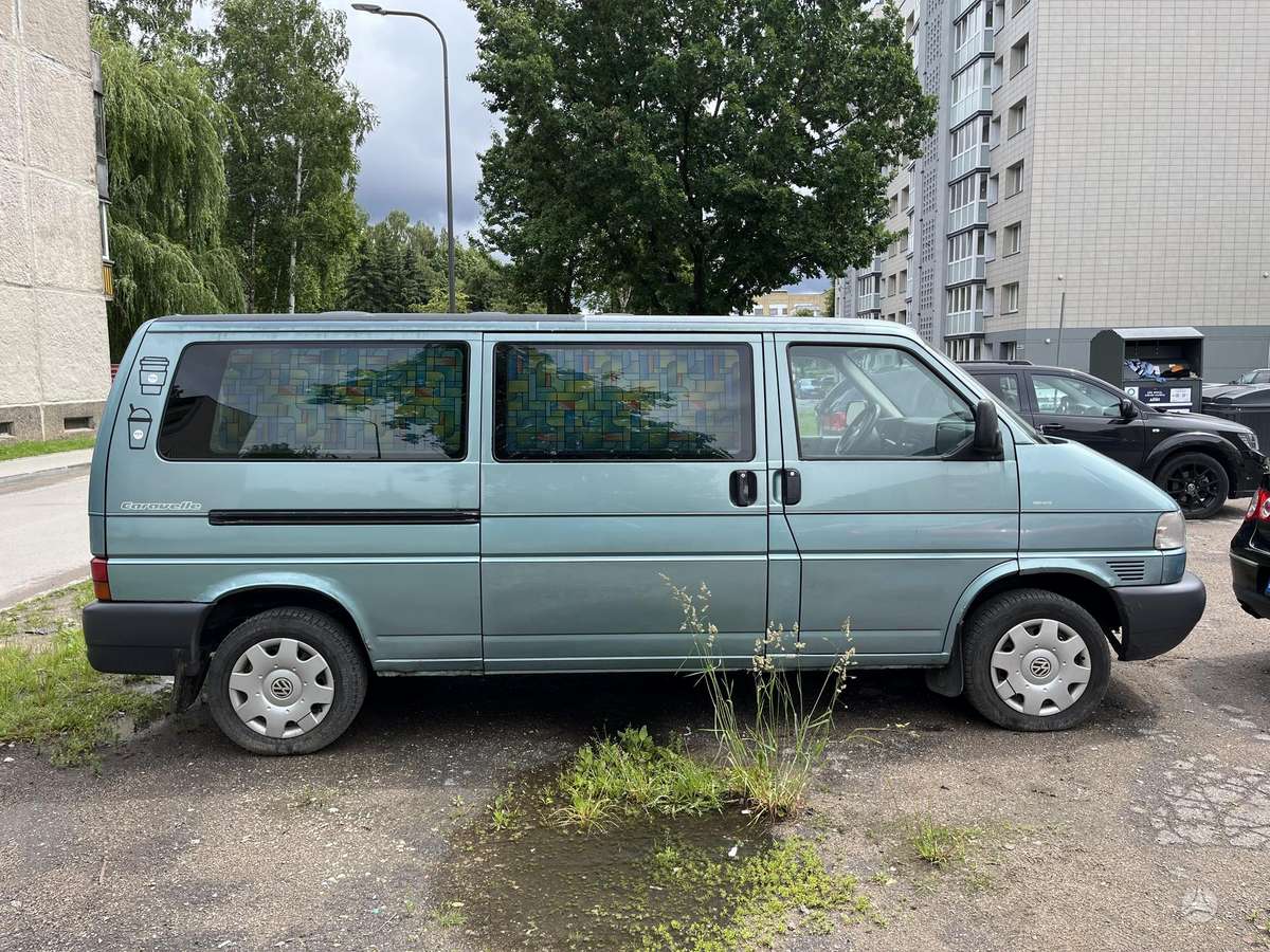 Volkswagen Caravelle - 8