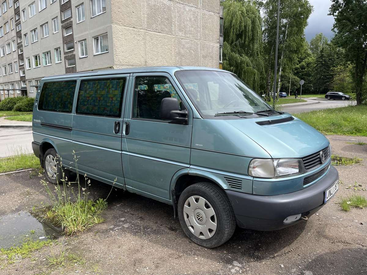Volkswagen Caravelle - 9