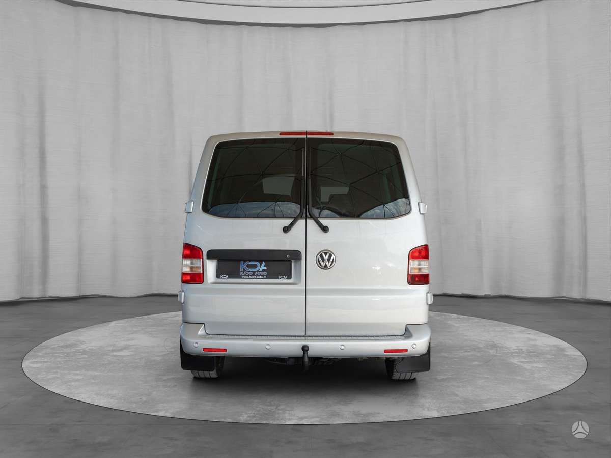 Volkswagen Caravelle - 8