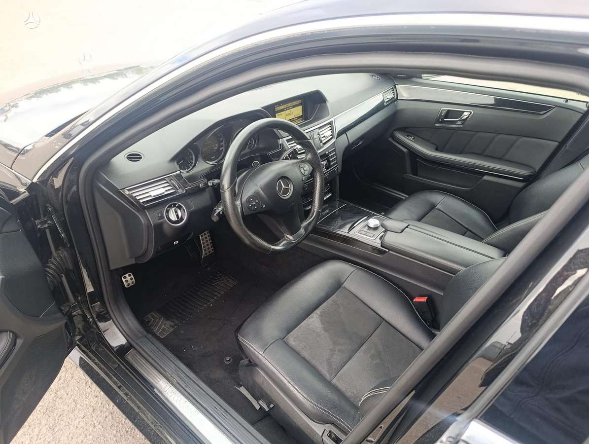 Mercedes-Benz E300, Универсал