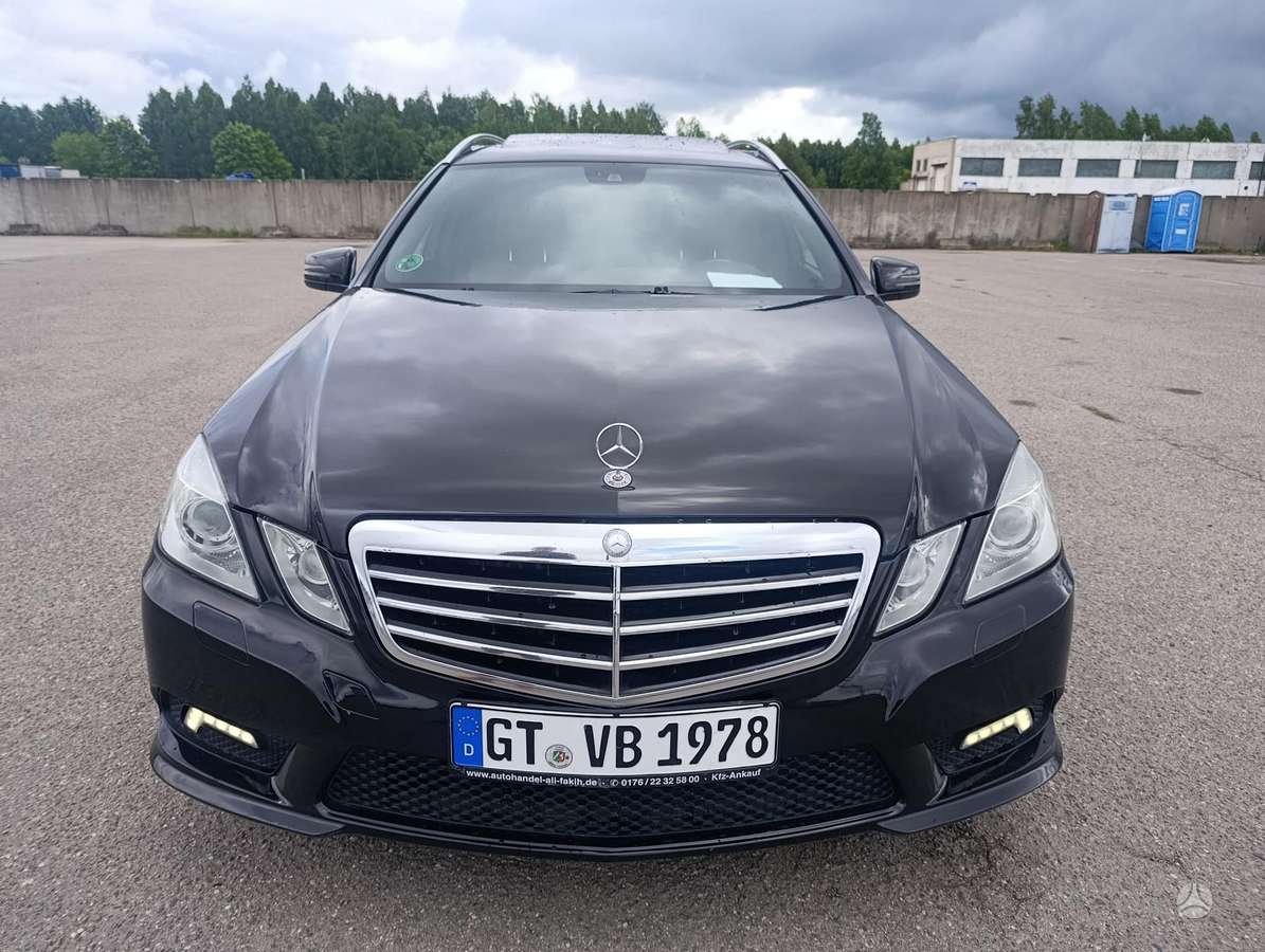 Mercedes-Benz E300, Универсал