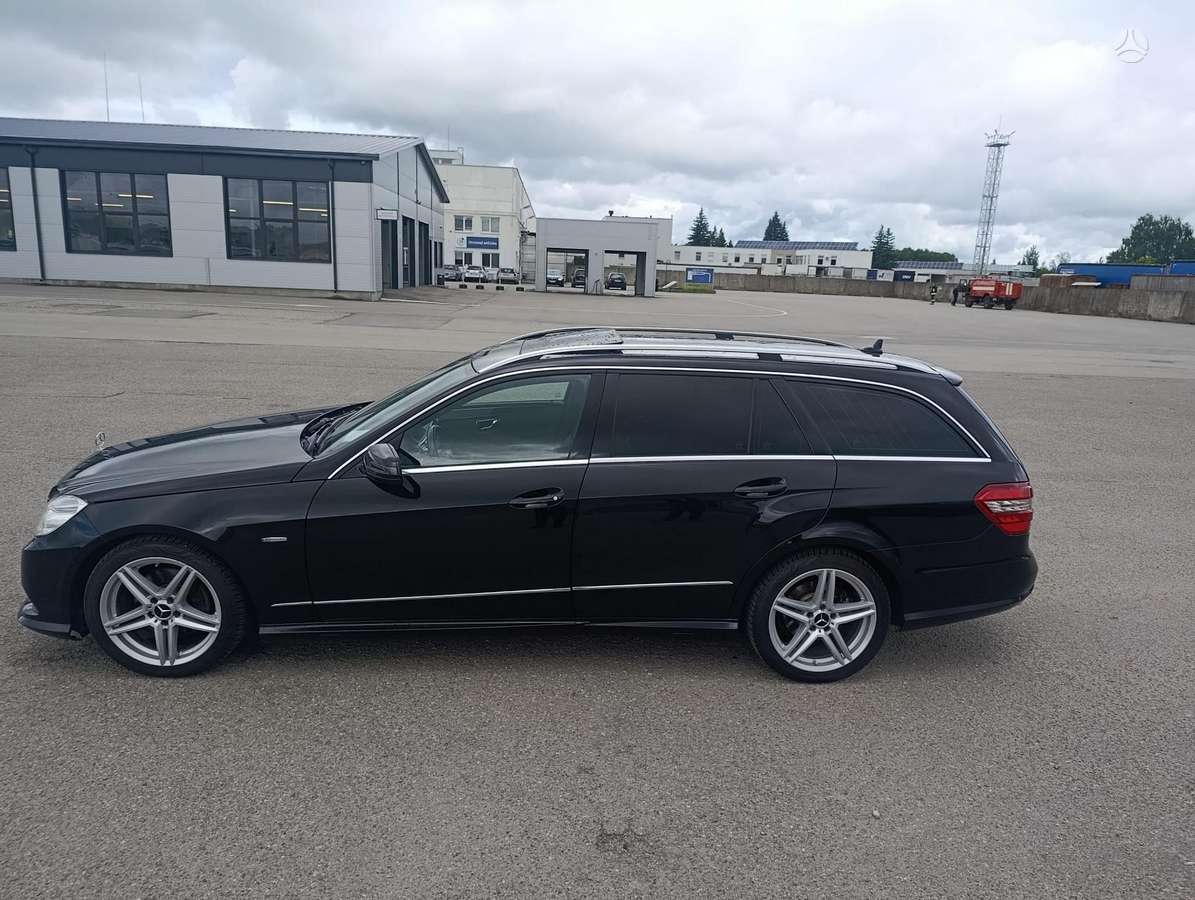 Mercedes-Benz E300, Универсал