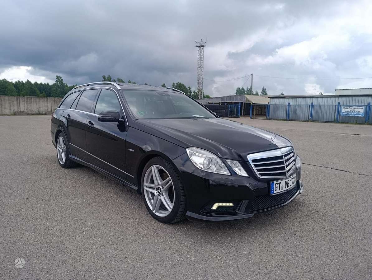 Mercedes-Benz E300, Универсал