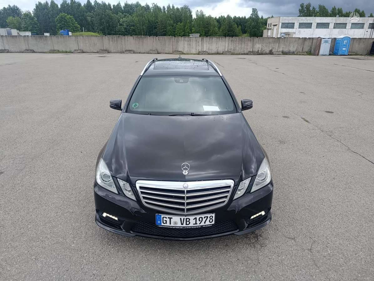 Mercedes-Benz E300, Универсал
