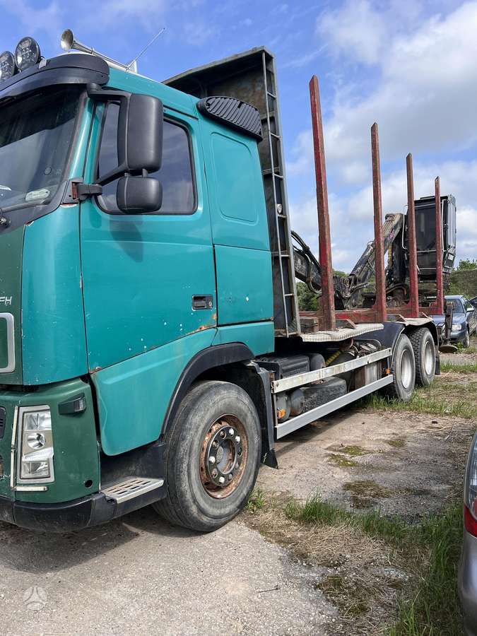 Volvo FH, timber trucks
