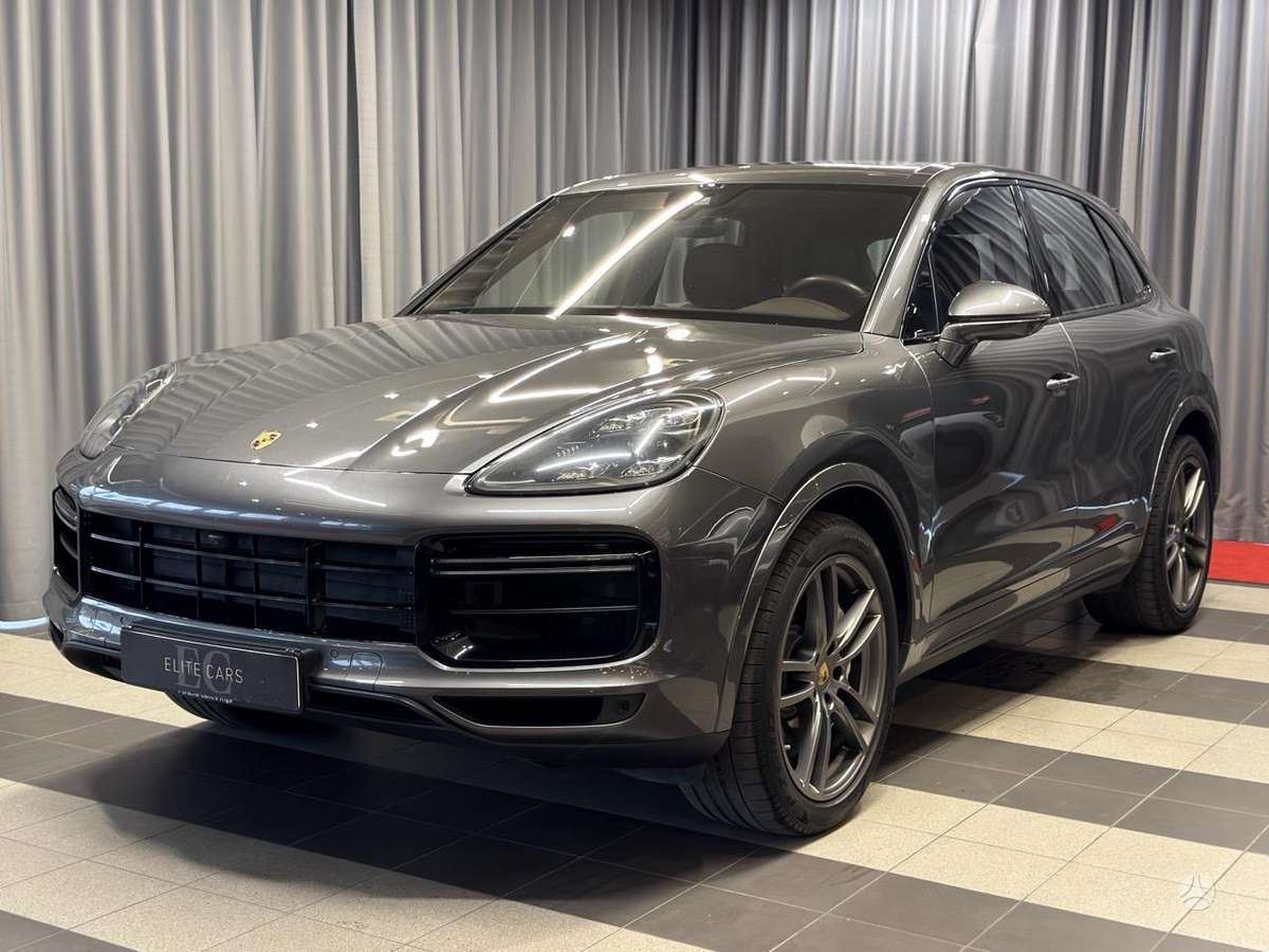 Porsche Cayenne - 1