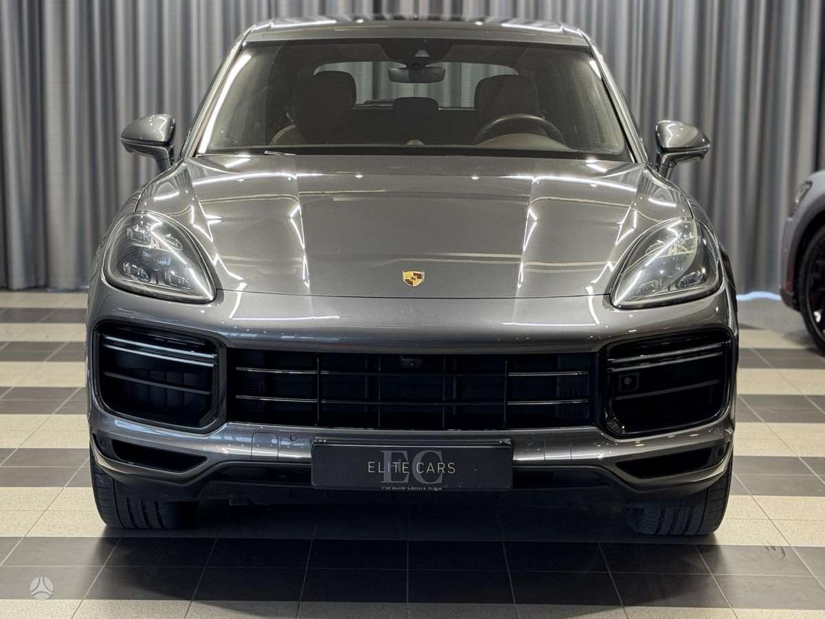 Porsche Cayenne - 2