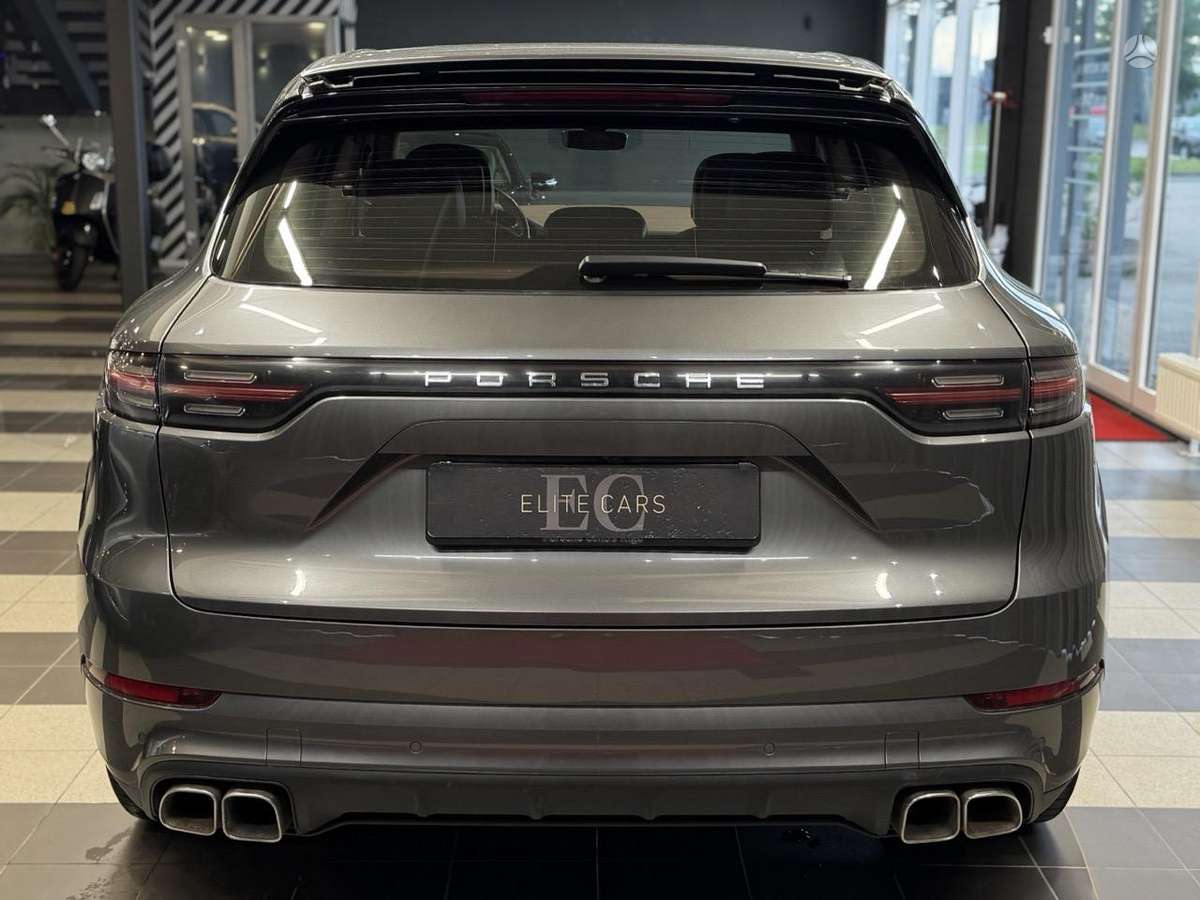 Porsche Cayenne - 5