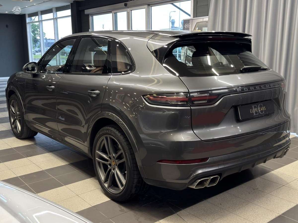 Porsche Cayenne - 6