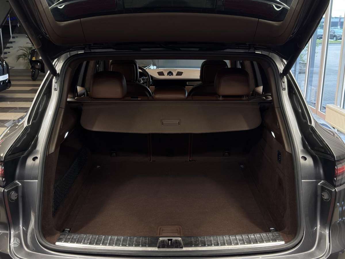Porsche Cayenne - 7
