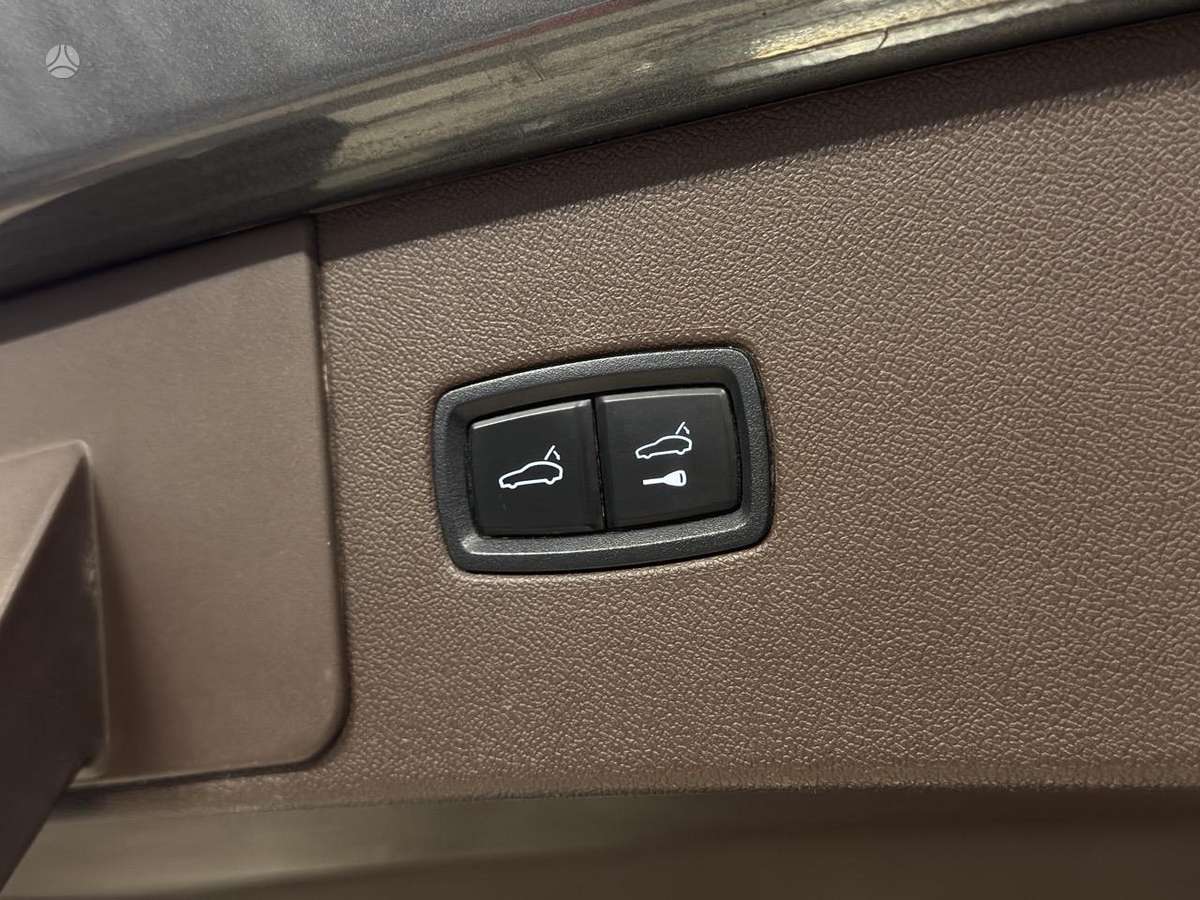 Porsche Cayenne - 8