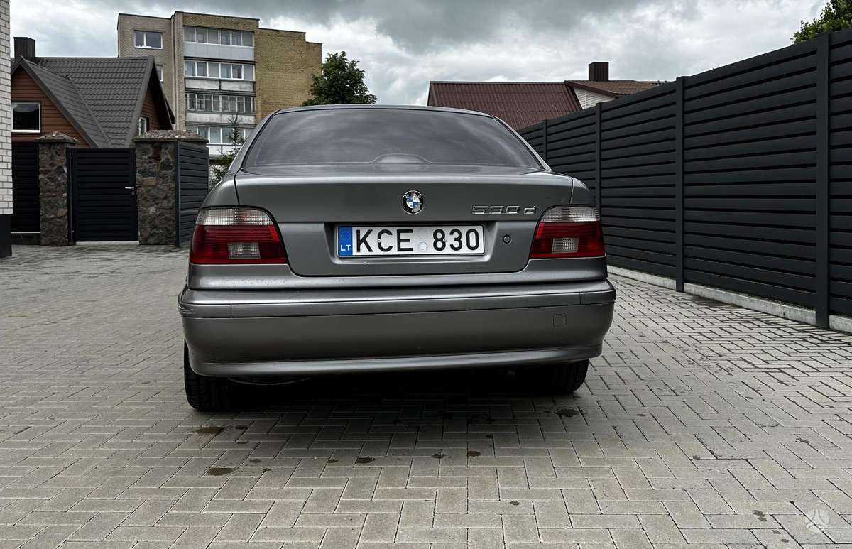 BMW 530, saloon / sedan