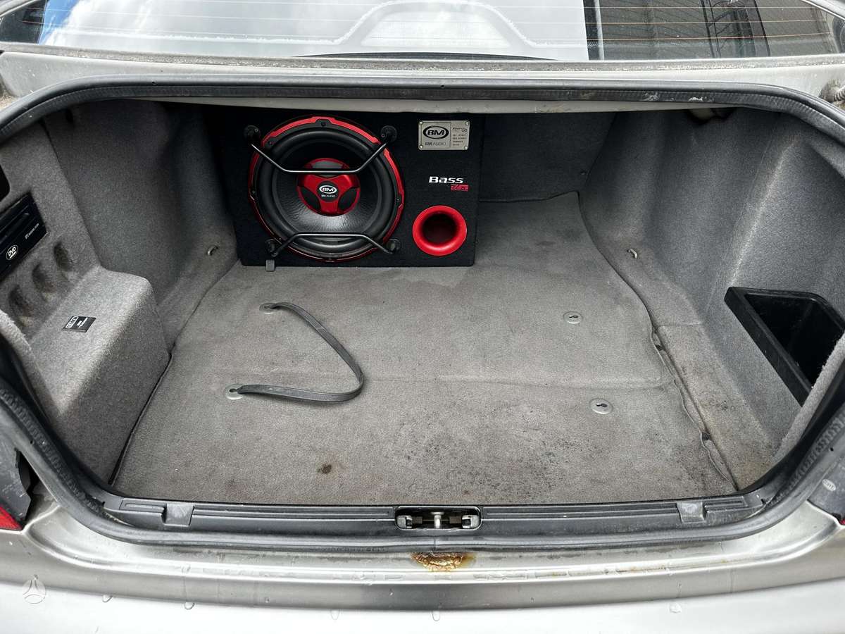 BMW 530, saloon / sedan