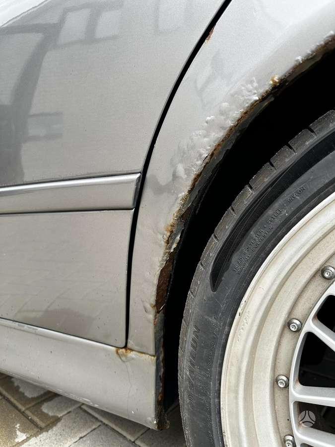 BMW 530, Седан