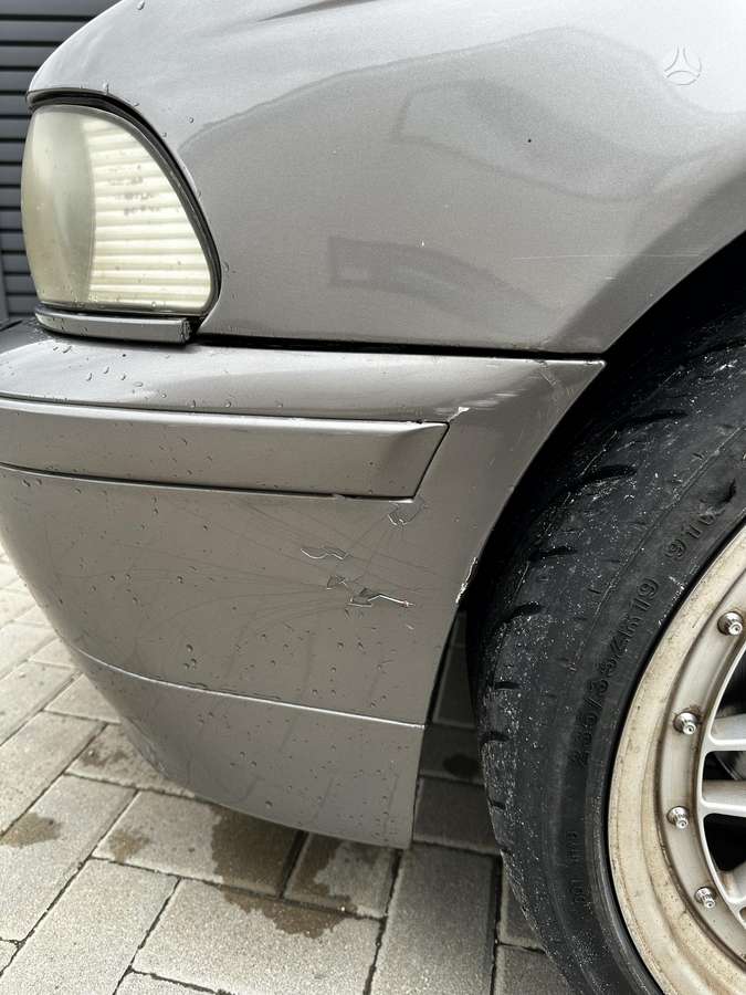 BMW 530, saloon / sedan