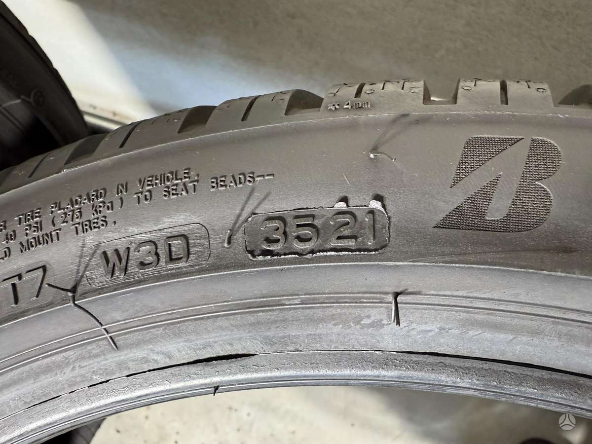 Bridgestone Blizzak lm005//98-99%, winter 225/40 R18