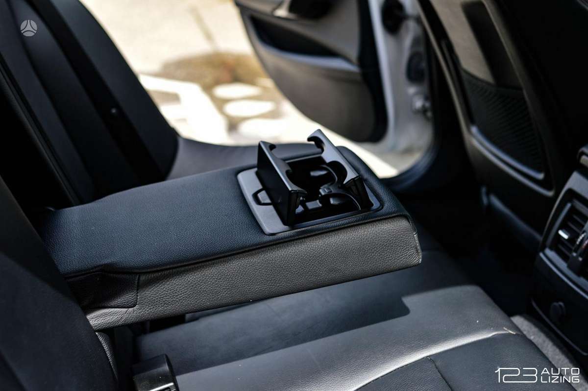 BMW 120, 2.0 l., hatchback