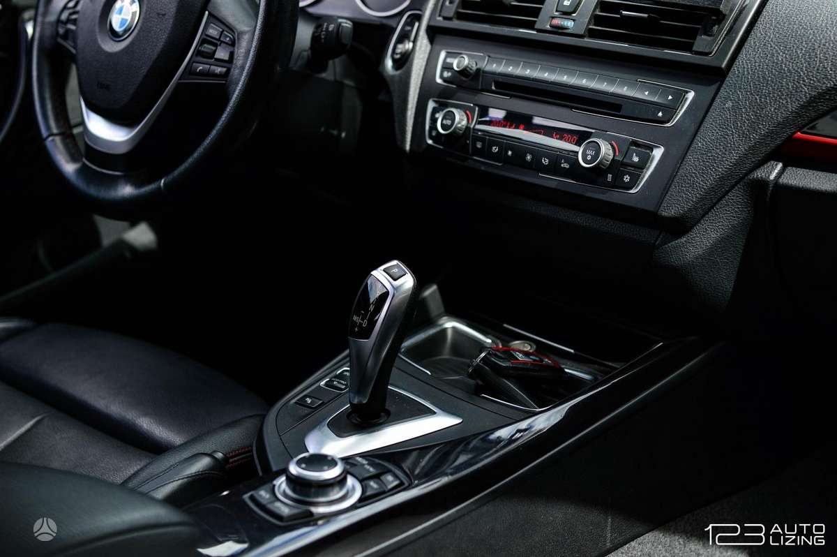 BMW 120, 2.0 l., hatchback